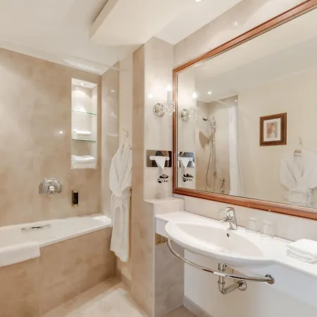 Hotel Louren 4*