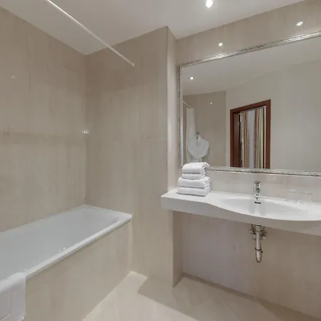 Louren Hotel 4*