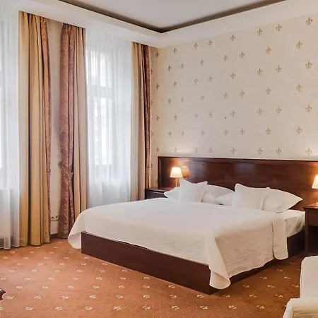 Louren Hotel