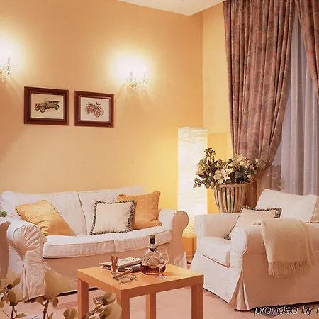 Louren Hotel 4*