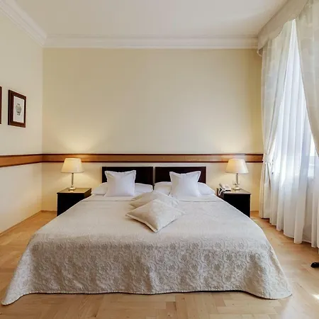 Hotel Louren 4*
