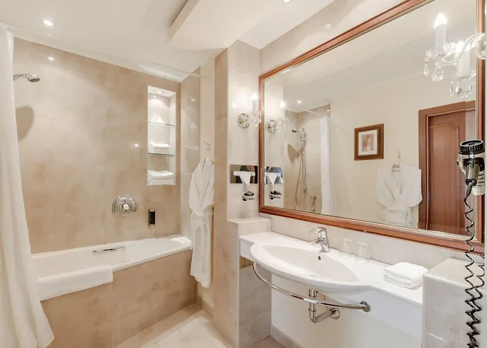 Hotel Louren 4*