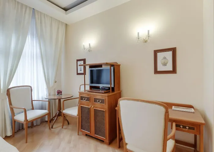 Louren Hotel