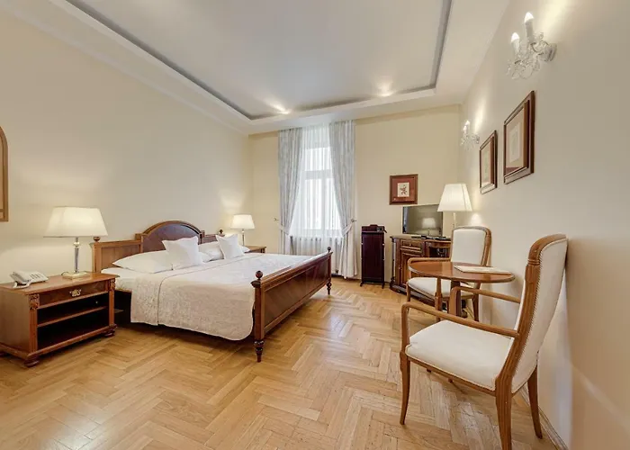 Louren Hotel 4*