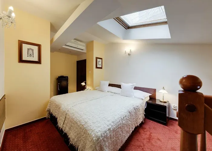 Louren Hotel